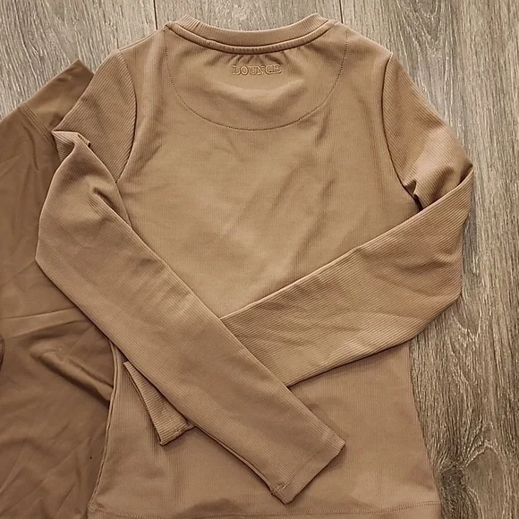 Lounge Set - Picture 5 of 6